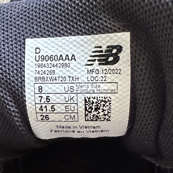 New Balance Black and White Men’s Sneakers NB 9060 - Picture 5 of 5